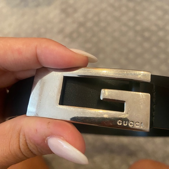 Thin black vintage Gucci belt - Picture 2 of 6